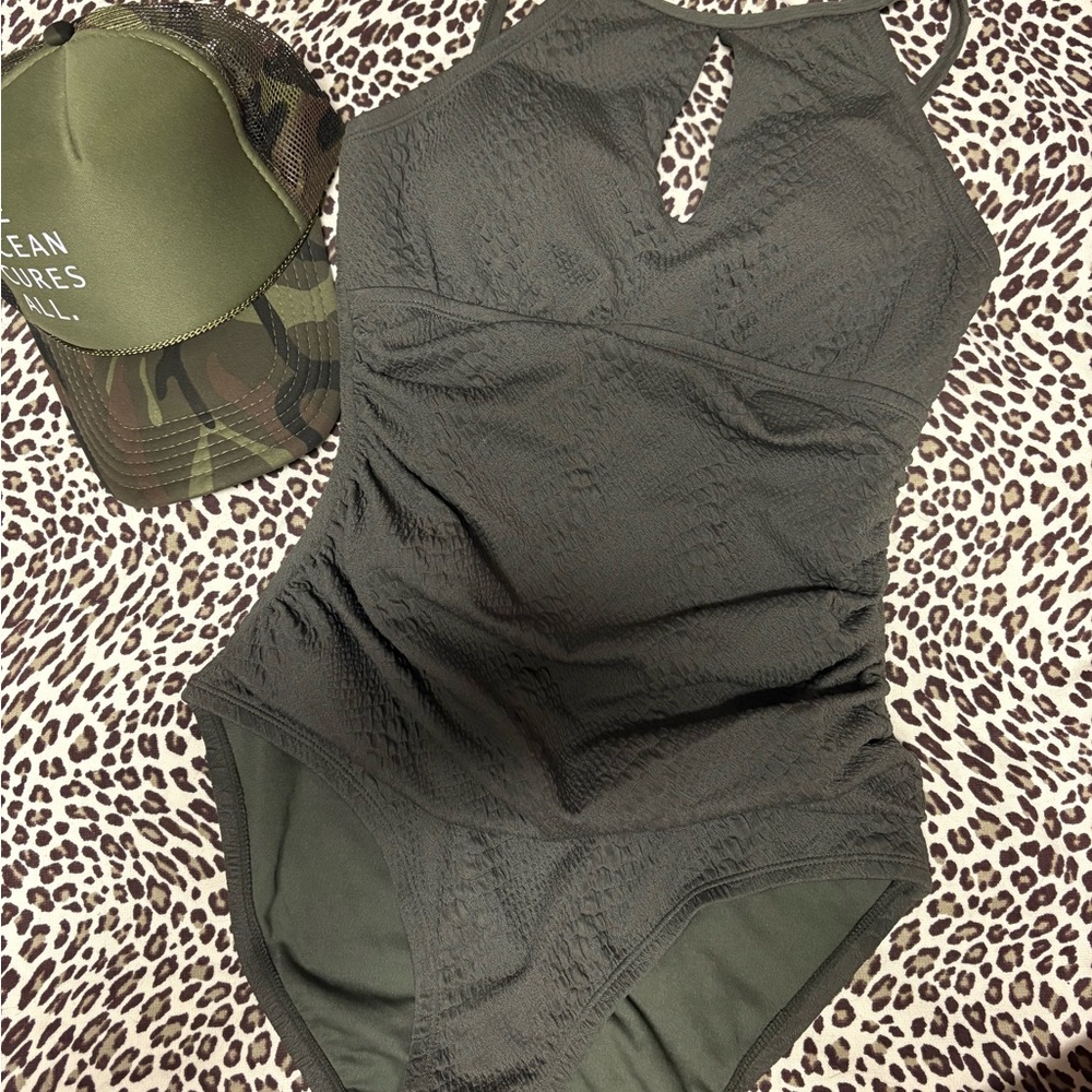Ellen Tracy Women's One Piece Swimsuit
